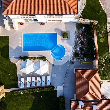 Lavanda Villa *