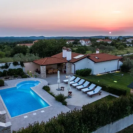 Lavanda Villa *